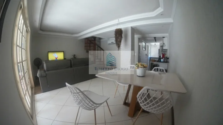 Imagem Casa em Condomínio de Luxo na Taquara, Rio de Janeiro - 3 Quartos, 1 Suíte, 1 Sala, 93m² de Área - Imperdível!