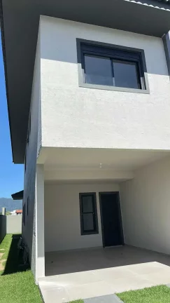 Imagem Casa com 3 dormitórios sendo 1 suíte e 1 vaga de garagem - Campeche, Florianópolis/SC