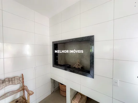 Imagem Sítio à venda em Camboriú-SC com 15.595m². Um verdadeiro paraíso com 6 lagoas, pomar e móveis rústicos.