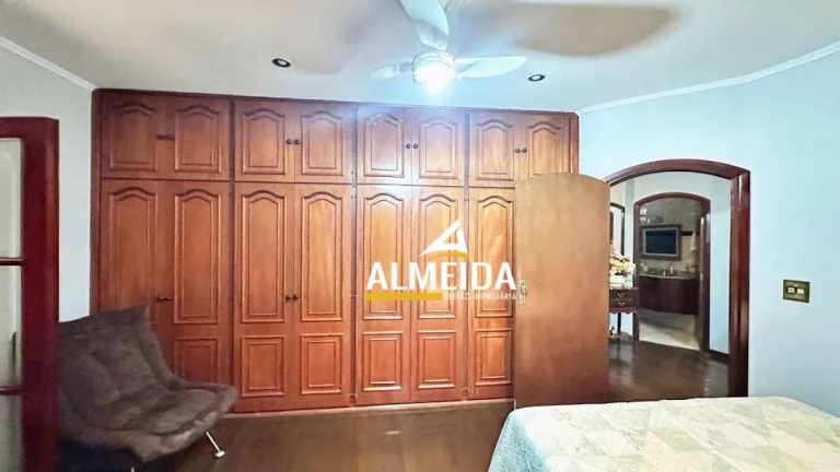 Imagem Casa com 3 dormitórios à venda, 393 m² por R$ 1.450.000,00 - Centro - Santa Gertrudes/SP