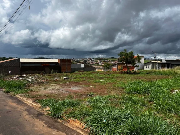 Imagem Terreno residencial para venda em Jardim Adelinha, 200m2