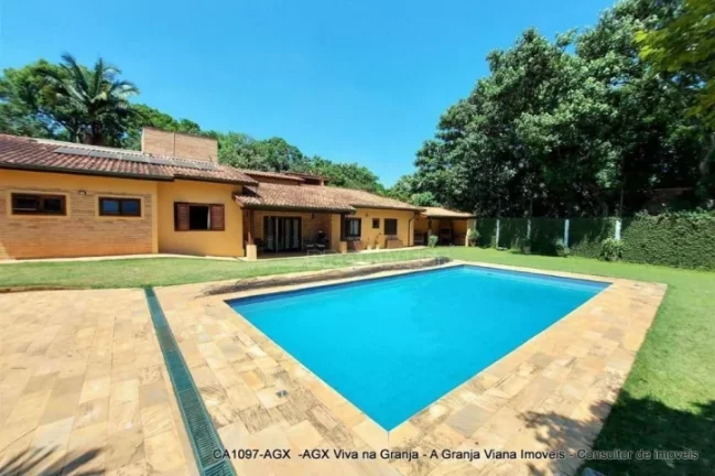 Imagem Belíssima propriedade com ares de Casa de Campo na Granja Viana!