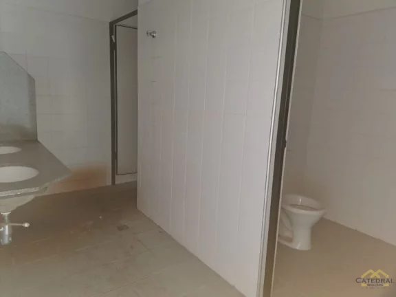 Imagem Sala comercial com 500m² e 6 vagas cobertas no Centro de Jundiaí