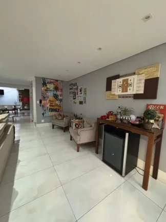 Imagem Imóvel à venda em São Caetano do Sul-SP: Casa com 4 quartos, 1 suíte, 2 banheiros, 4 vagas de garagem e 250m² de área no Jardim São Caetano.