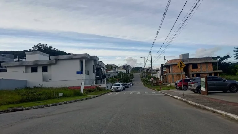Imagem Terreno / Lote / Condomínio à venda, 360m² - Forquilhas