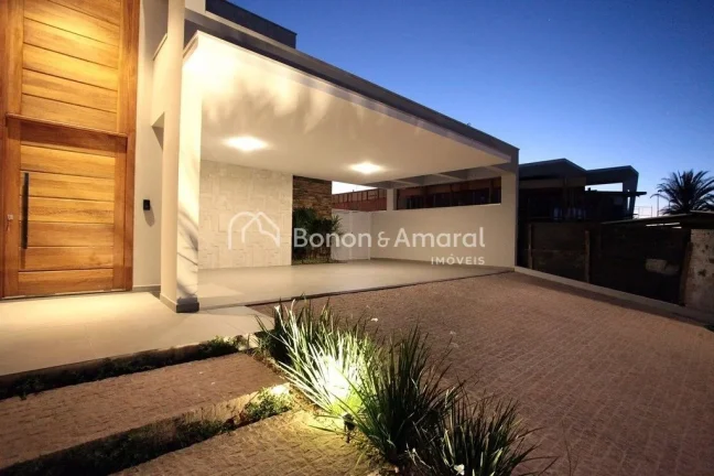 Imagem Casa a venda térrea, com 350,00 m² de área construída em terreno de 702,00 m² na parte central ...