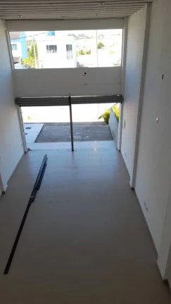 Imagem locação Loja pé direito alto x sobre loja atlântico norte Macaé RJ. 120m2