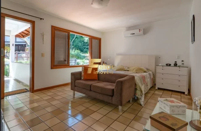 Imagem BELÍSSIMA CASA COM 04 QUARTOS, SENDO 03 SUÍTES, COM UMA LINDA PISCINA, À VENDA EM FRADINHOS, VITÓRIA/ES!