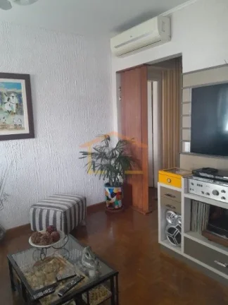 Imagem Apartamento com 95m² de área útil, com piso de madeira que traz aconchego para as salas e seus 3 ...