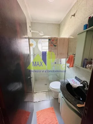 Imagem Imperdível Casa à Venda em São Paulo-SP: 3 Quartos, 1 Suíte, 2 Salas, 3 Banheiros, 2 Vagas na Vila Granada - 260m²