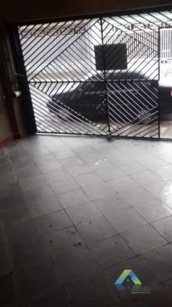 Imagem Lindo sobrado com 3 dormitórios, 2 vagas de garagem com excelente localização em bairro com fácil acesso a comércios e principais avenidas.