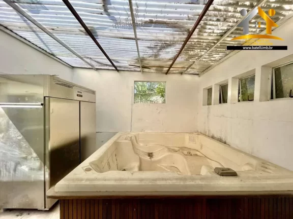 Imagem Casa à venda com arquitetura brasileira, na Granja Viana, Cotia - SP | Batelli Imóveis