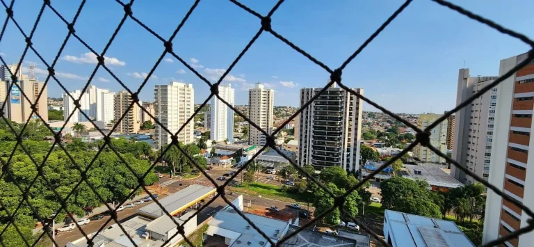Imagem Apartamento Reformado na Região Central | Em Frente à Praça Belmar Fidalgo