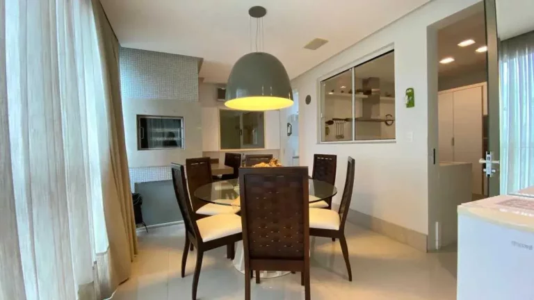 Imagem Apartamento vista mar mobiliado com 3 suítes e 3 vagas de garagem no Centro de Balneário Camboriú