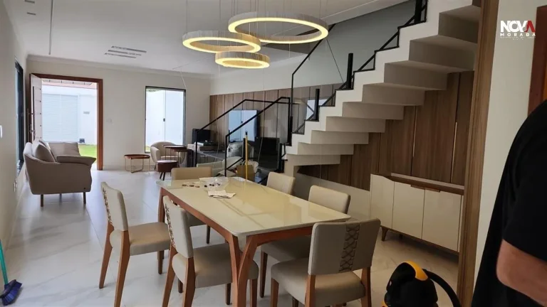 Imagem Esta magnífica casa oferece 5 suítes, sendo 1 suíte master com closet e banheira, perfeita para q...