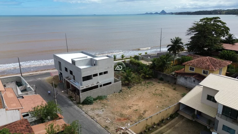 Imagem Tour Virtual 360: Vista Deslumbrante do Mar: Lote Exclusivo em um Bairro Comercial - Descubra Agora!