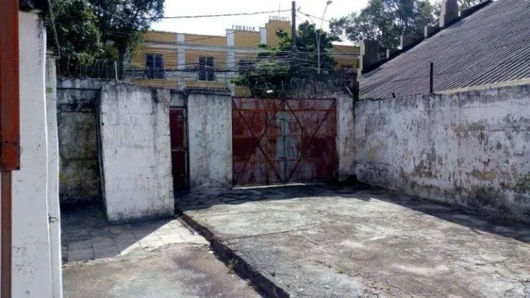 Imagem Casa com 5 quartos, Galpões, terreno e estacionamento com 600.00m2