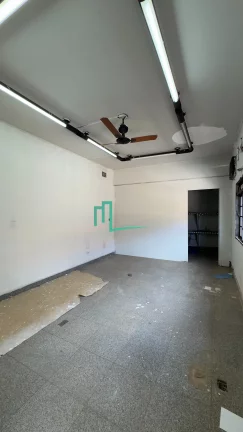 Imagem Imóvel muito bem localizado em área nobre de Ribeirão, ao lado de bancos e ótimos comércios.
