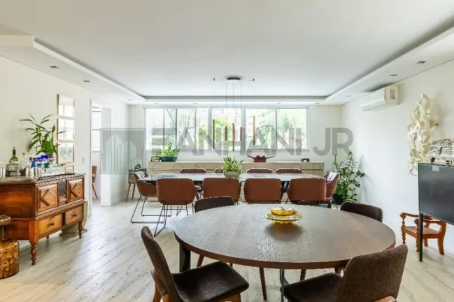 Imagem Apartamento de alto padrão para locação no Itaim Bibi, São Paulo-SP: 3 quartos, 3 suítes, 4 salas, 5 banheiros, 3 vagas, 280m².