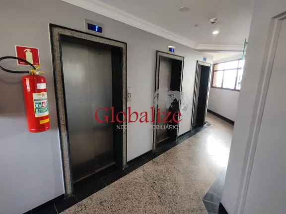 Imagem Maravilhosa sala comercial mobiliada porteira fechada no centro da cidade de Santos (SP) para locação ou venda por R$.240.000,00 !!!