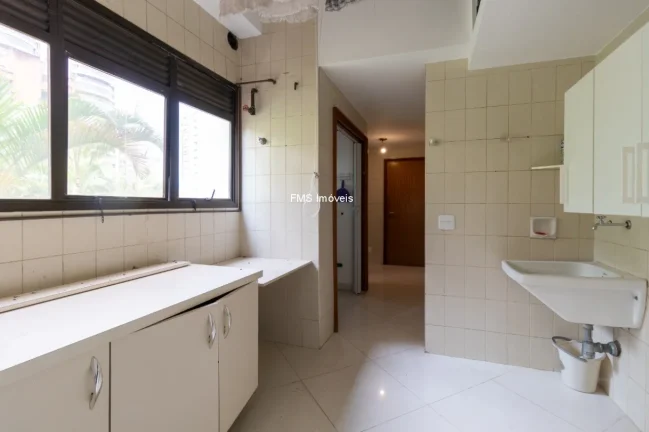 Imagem Apartamento com 3 suítes no Itaim Bibi