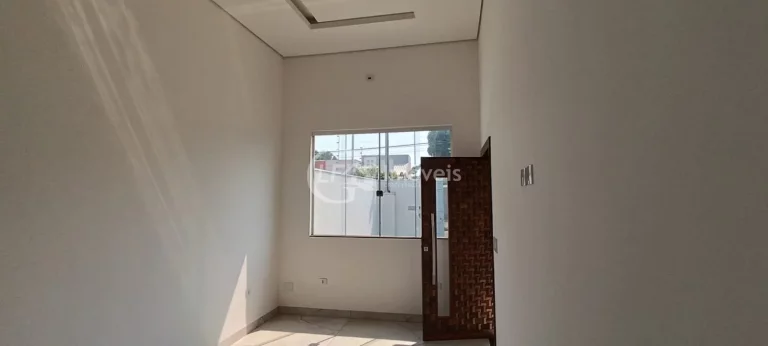 Imagem Casa à venda em Campo Grande-MS, bairro Santo Antônio: 3 quartos, 1 suíte, 4 banheiros, 3 vagas, 122m². Aproveite!
