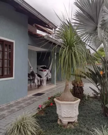 Imagem Casa com 3 dormitórios e 3 vagas de garagem - Morro do Meio | Joinville/SC