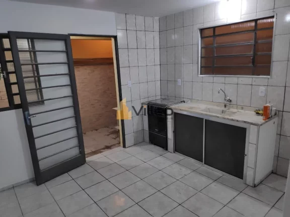 Imagem Duas casas.

Casa do piso superior: Em fino acabamento e inteira reformada.
Sala, dois quartos sendo...