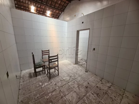 Imagem Excelente casa bem ventilada, em ótima localização na Parquelândia, próximo Av. Bezerra de Mene...