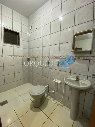 Imagem Espetacular casa à venda no Setor Central de Rio Verde-GO: 4 quartos, 1 suíte, 3 sala, 3 banheiros, 2 vagas de garagem!