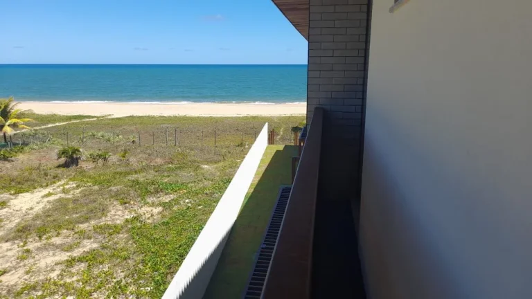Imagem Apartamento duplex com acesso ao mar, na praia de ITACIMIRIM em Camaçari-BA