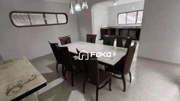 Imagem Sobrado com 4 dormitórios para alugar, 270 m² por R$ 6.300,00/mês - Jardim Bom Clima - Guarulhos/SP