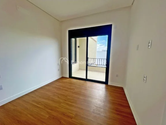 Imagem Moderna, recém-construída e com um projeto pensado para oferecer conforto e integração, essa cas...