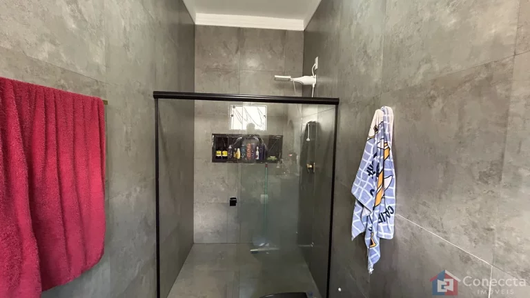 Imagem Casa Moderna à Venda no Residencial Barreiro, Patos de Minas - 3 Dormitórios, Piscina e Área Gourmet