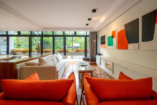 Imagem Aluguel de Casa de Luxo no Brooklin Paulista - 5 Quartos, 5 Suítes, 6 Vagas, 340m² - São Paulo-SP