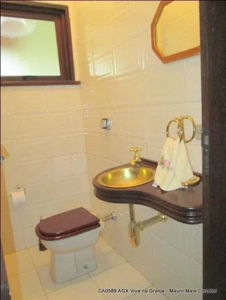 Imagem Casa situada em um bolsão residencial, altura do Km 23 da Raposo Tavares.