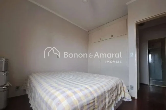 Imagem Excelente oportunidade em uma das regiÃµes mais desejadas de Campinas! Este apartamento de 3 dormitÃ...