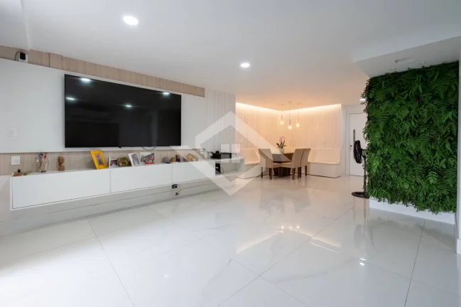 Imagem Apartamento Reformado | 3 Quartos | 136m² | Vista Mar – Barra da Tijuca