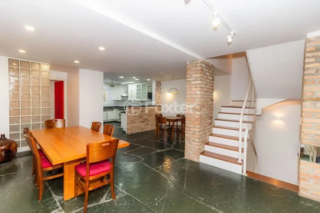 Imagem Casa Vila Madalena - 352M², 3 Dorms, 3 Suítes, 2 Vagas, 3 Salas, Lareira, Mobiliado, Varanda, Closet.