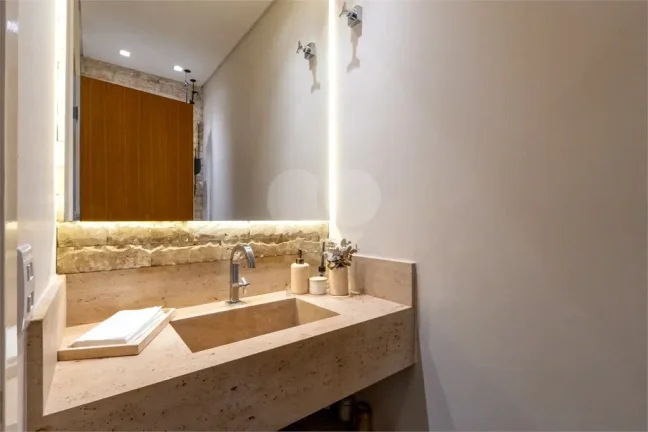 Imagem Casa à venda com 3 quartos, sendo 3 suítes, em Morumbi, São Paulo - SP