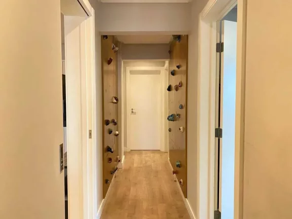 Imagem Apartamento frente mar com 3 suítes sendo 1 master e 2 vagas de garagem - Centro de Navegantes/SC