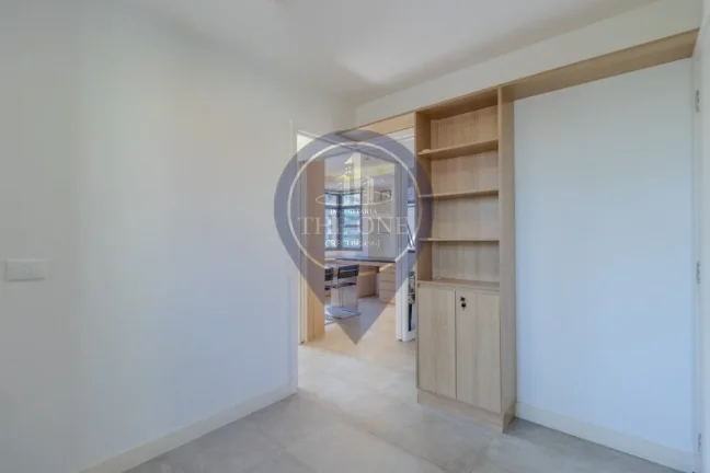 Imagem Conjunto Comercial à Venda na Vila Mariana: 4 Salas, 2 Banheiros, 1 Vaga, 45m² de Área em São Paulo-SP!