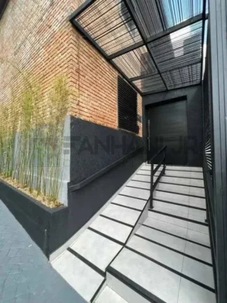 Imagem Casa Comercial para Locação em Jardim Paulista, São Paulo-SP: 8 Salas, 4 Banheiros, 10 Vagas de Garagem, 550 m² de Área.