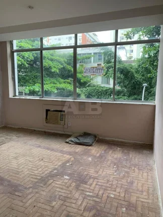 Imagem Apartamento 3 quartos em Ipanema, 170m2, 1vaga, na quadra da praia.