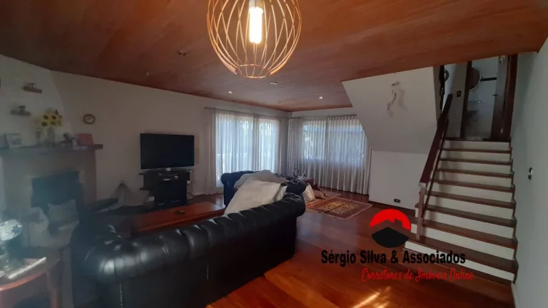 Imagem Casa a Venda na Nova Suíça em Campos do Jordão - SP.