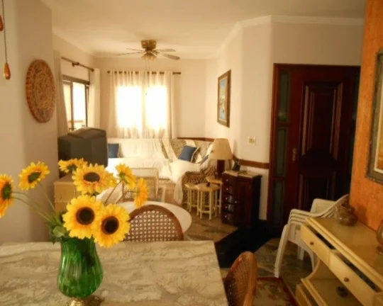Imagem Apartamento à venda no Guarujá na Praia das Pitangueiras.