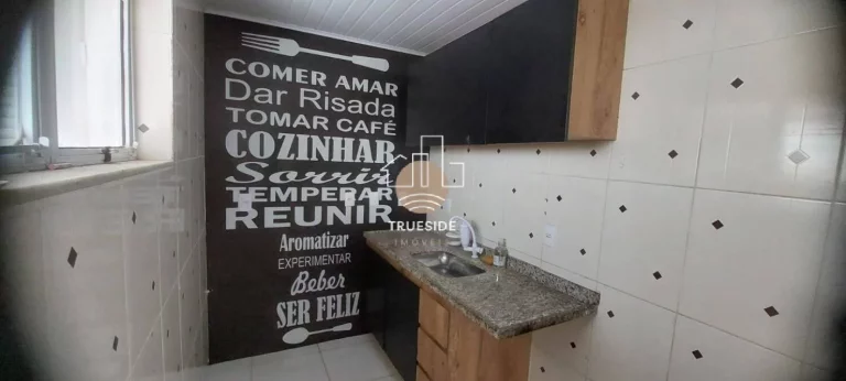 Imagem Casa Triplex com 5 Quartos — Vargem Pequena
