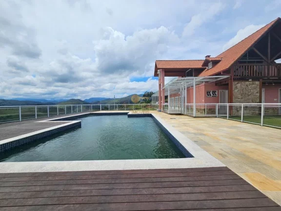 Imagem Terreno em Condomínio para Venda em Teresópolis / RJ no bairro Pessegueiros