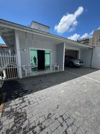 Imagem Casa com 3 dormitórios e 2 vagas de garagem Itinga | Araquari/SC