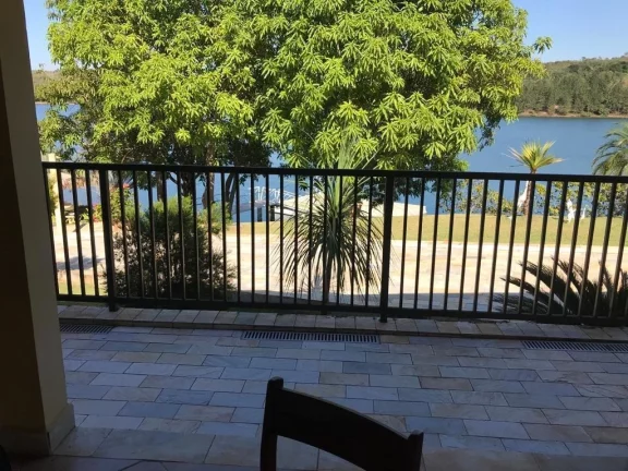 Imagem EXCELENTE RANCHO COMPLETO COM ACESSO Á ÁGUA EM ESTREITO COM ASFALTO ATÉ Á PORTA - 04 dormitórios sendo 03 suítes - Varanda contornando toda á casa
